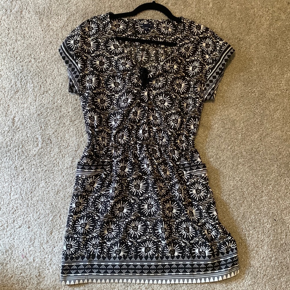 Small black floral gap dress